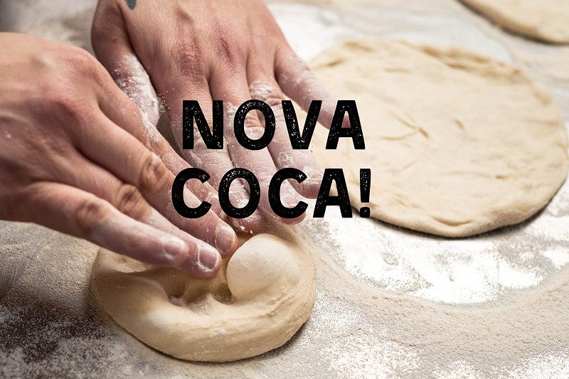 Coca d'ibèrics: pebre vert, cansalà, pernil i ou