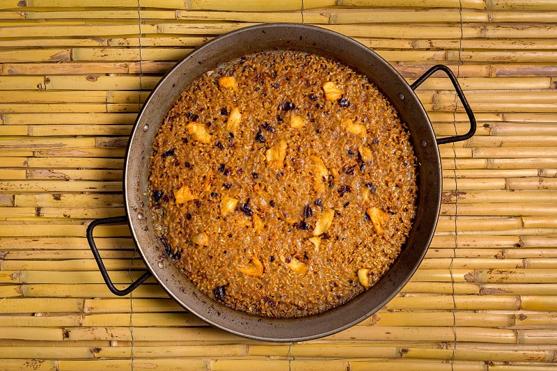 Paella au pericana et moure