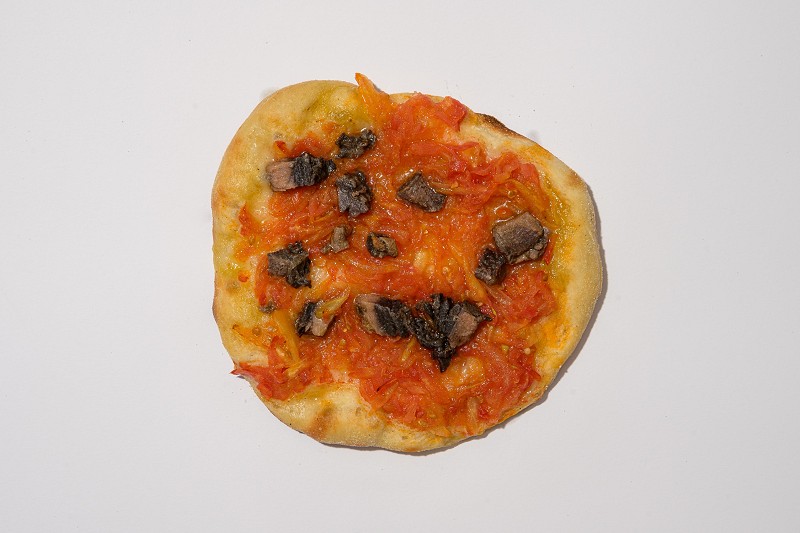 Coca de tomaca amb sangatxo